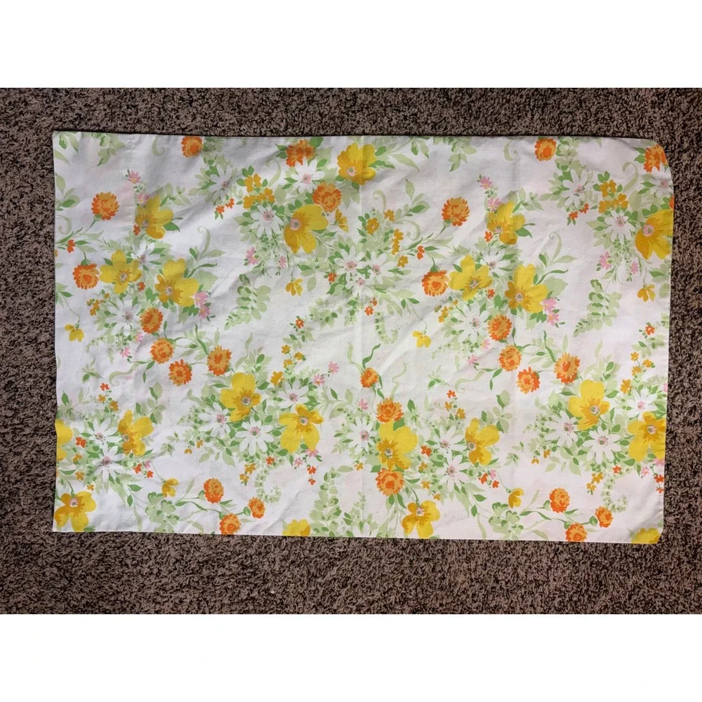 JCP PENNEY BUTTERCUP SPRING FLORAL ORANGE YELLOW GREEN (1) PILLOWCASE FLOWERS